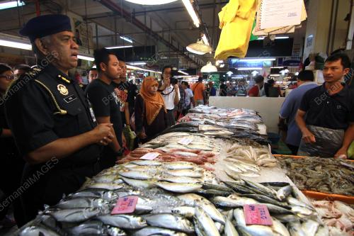 JB01_27052018_KPDNKK_TINJAU_PASAR