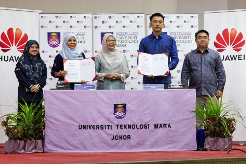DATUK SERI DR ZALIHA MUSTAFA 