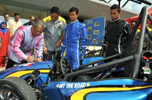 JB01_27112013_KART_EIMARACE