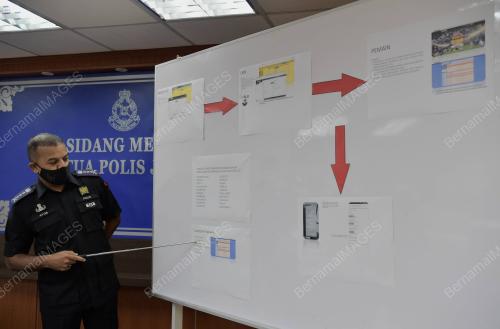 DATUK AYOB KHAN MYDIN PITCHAY