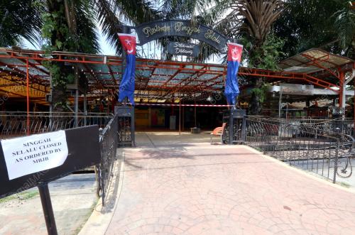 JB01_28092016_RESTORAN_TUTUP