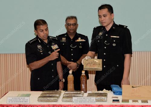 DATUK AYUB KHAN MYDIN PITCHAY