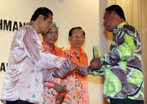 ABDUL GHANI OTHMAN