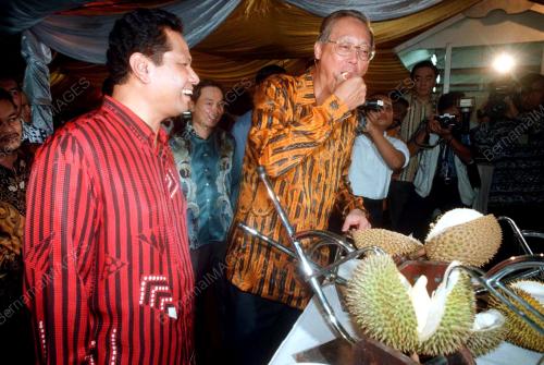PM SING GOH CHOK TONG,MB GHANI OTHMAN