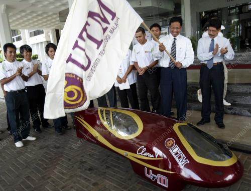 ZAINI UJANG