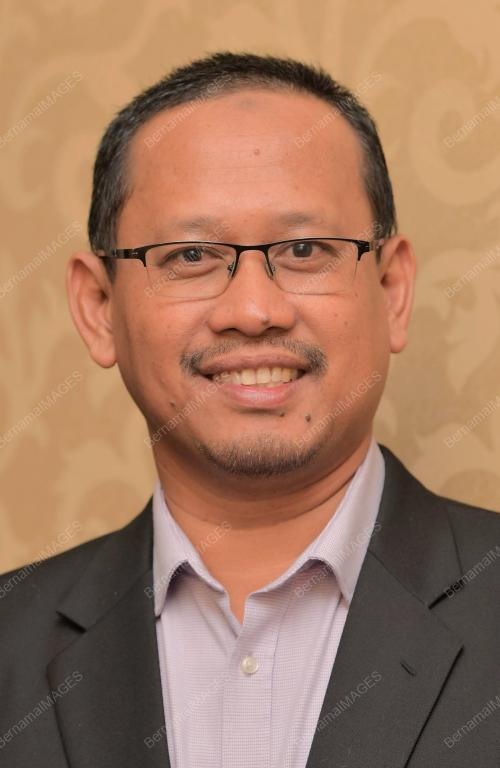 SUHAIZAN KAYAT