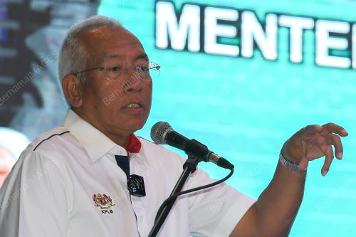 DATUK SERI MAHDZIR KHALID 