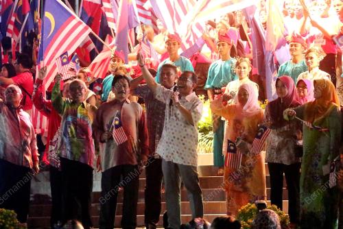JB01_31082015_AMBANG_MERDEKA