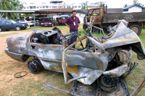 JB02-28_07_2001_TERBAKAR_28012016