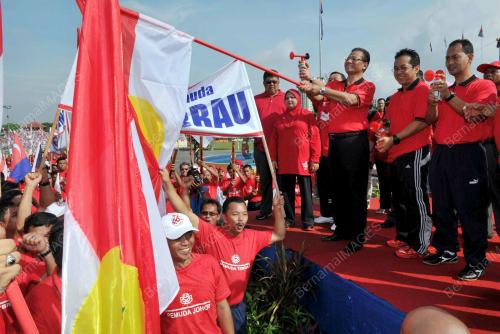 JB02_01052012_LARIAN_UMNO