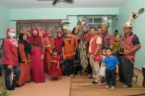 HARI GAWAI