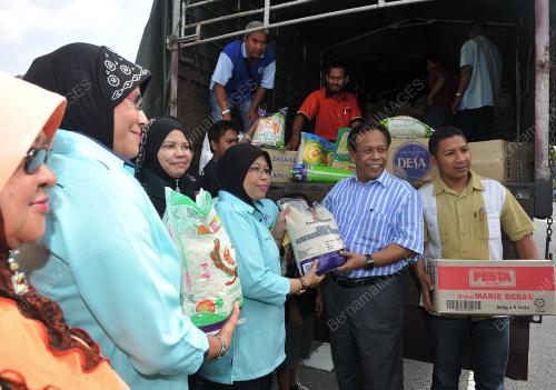 JB02_02012015_BANTUAN_BANJIR