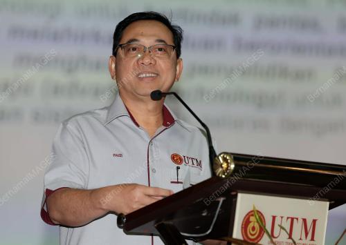 PROF DATUK DR AHMAD FAUZI ISMAIL