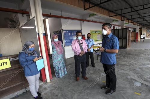 DATUK DR MOHD RADZI JIDIN