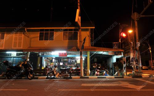 JB02_02052013_KEDAI_KOPI