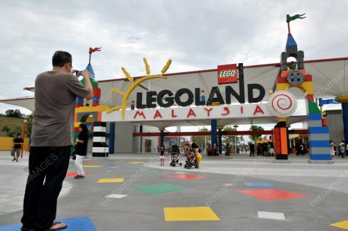 JB02_02092012_LEGOLAND