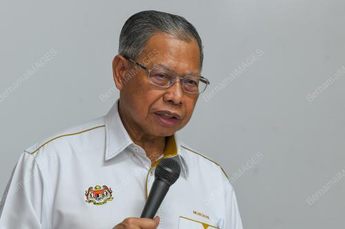 DATUK SERI MUSTAPA MOHAMED