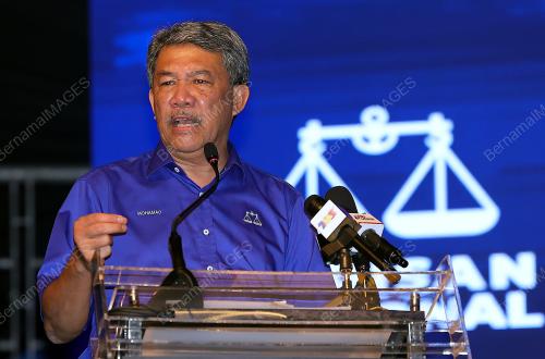 DATUK SERI MOHAMAD HASAN