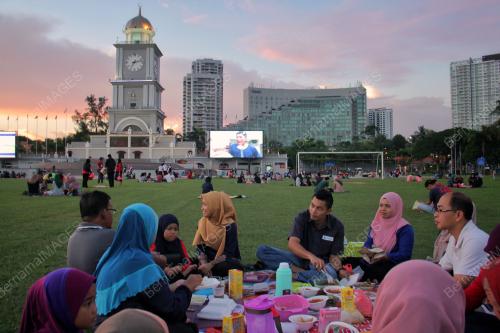 JB02_03062017_IFTAR