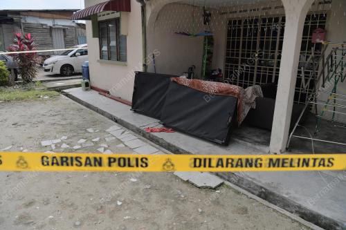 WANITA MATI DIBUNUH