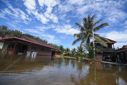 BANJIR TANGKAK