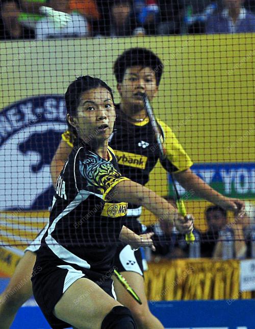 JB02_05052012_BADMINTON