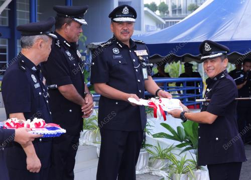 DATUK MOHD KAMARUDIN MD DIN