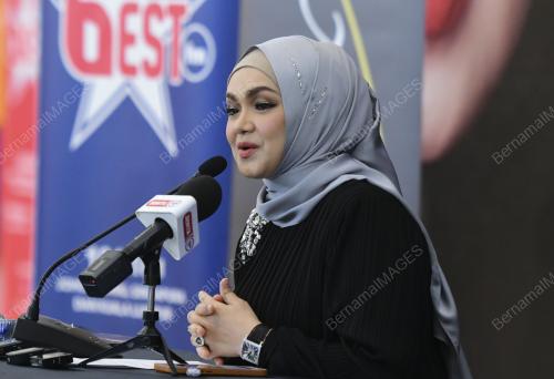 DATUK SERI SITI NURHALIZA