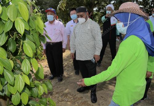 DATUK DR MOHD KHAIRUDDIN AMAN RAZALI