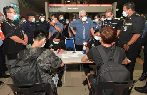 DATUK SERI HAMZAH ZAINUDIN