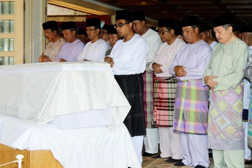 JB02_07072014_TUNKU_OSMAN