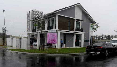RUMAH_CONTOH