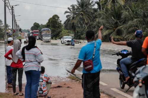 TINJAUAN BANJIR DI BATU PAHAT
