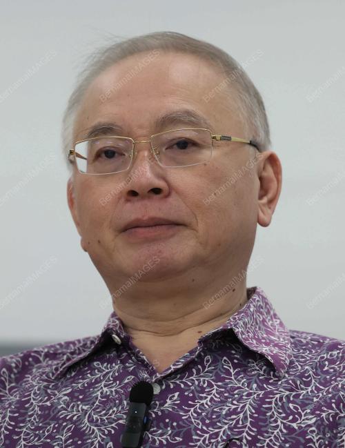 DATUK SERI DR WEE KA SIONG