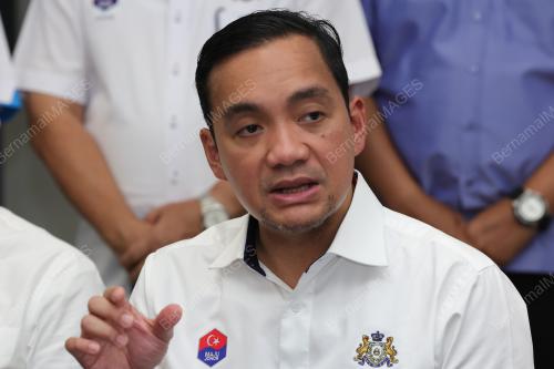 DATUK ONN HAFIZ GHAZI 