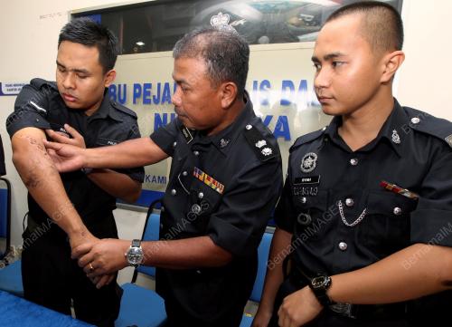 JB02_08122014_SAMUN_KERETA