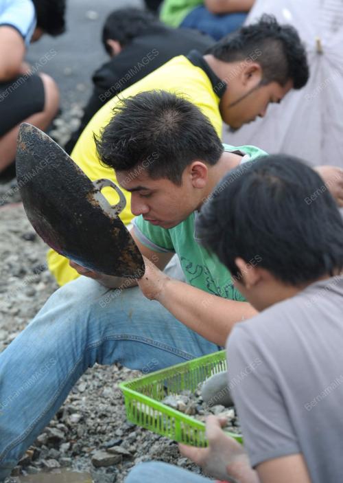 JB02_09012012_MENDULANG_EMAS