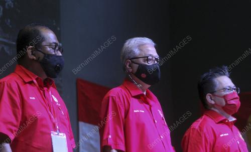 DATUK SERI ISMAIL SABRI YAAKOB