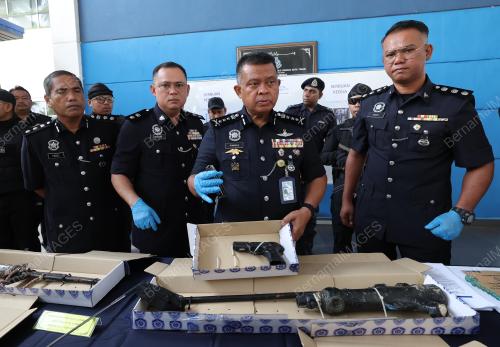 DATUK KAMARUL ZAMAN MAMAT