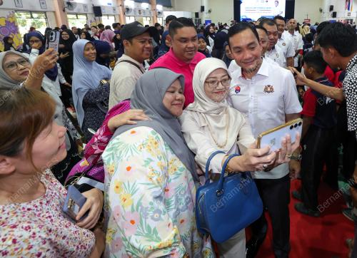 DATUK ONN HAFIZ GHAZI