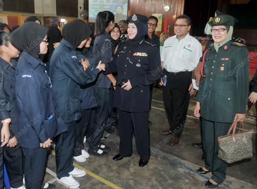 JB02_10216_POLIS-SEKOLAH_03022016