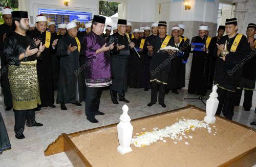 JB02_11012011_SULTAN_IBRAHIM