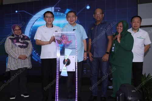 DATUK SERI SALAHUDDIN AYUB