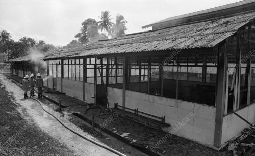 JB02_11082015_KEBAKARAN_SEKOLAH