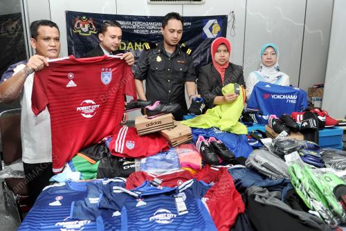 JB02_11082016_ADIDAS_TIRUAN