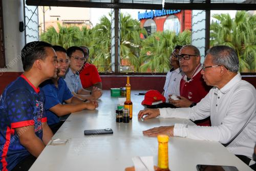 DATUK ONN HAFIZ GHAZI 