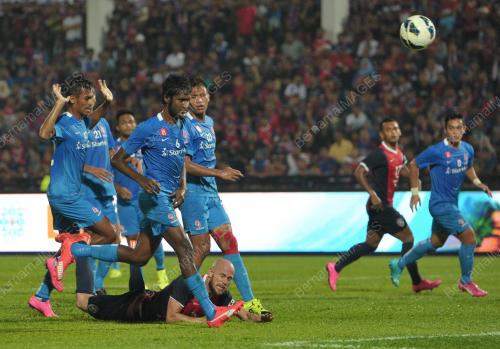 JB02_12082015_JDT_VS_LIONS_XII