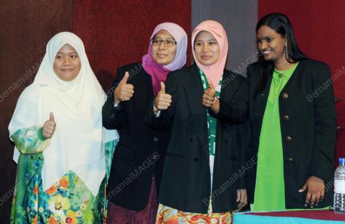 JB02_13042013_DUN_WANITA_PAS