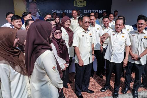 DATUK SERI AHMAD MASLAN