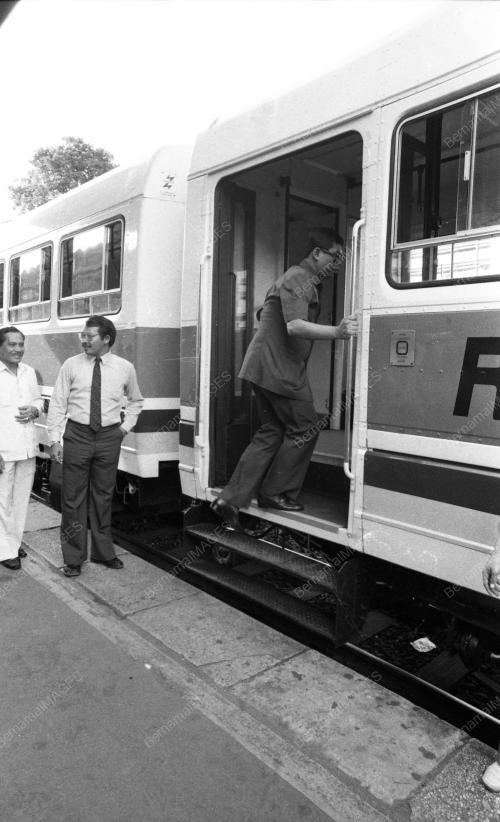 JB02_13081984_RAILBUS